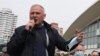 Политик Николай Статкевич отказался покидать Беларусь после освобождения
